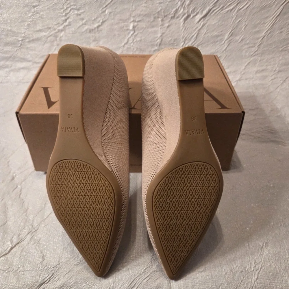 VIVAIA Deborah Almond Pointed Toe Wedge Pumps Lightweight Comfort Heels 38 US 7